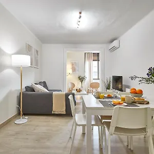 bbarcelona-encants-family-flat.catalonia-hotels.com/